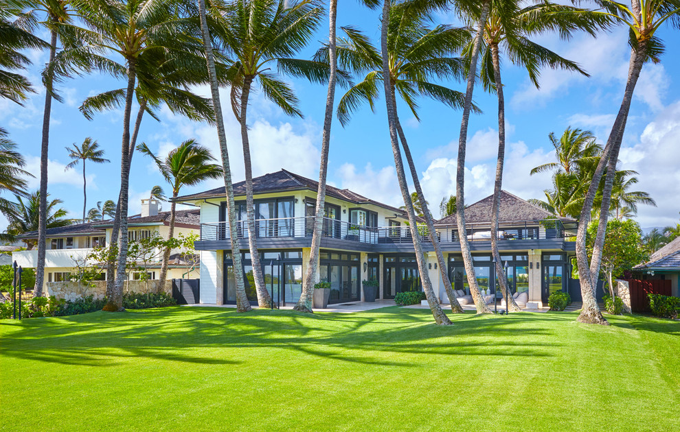 Example of an island style exterior home design in Hawaii