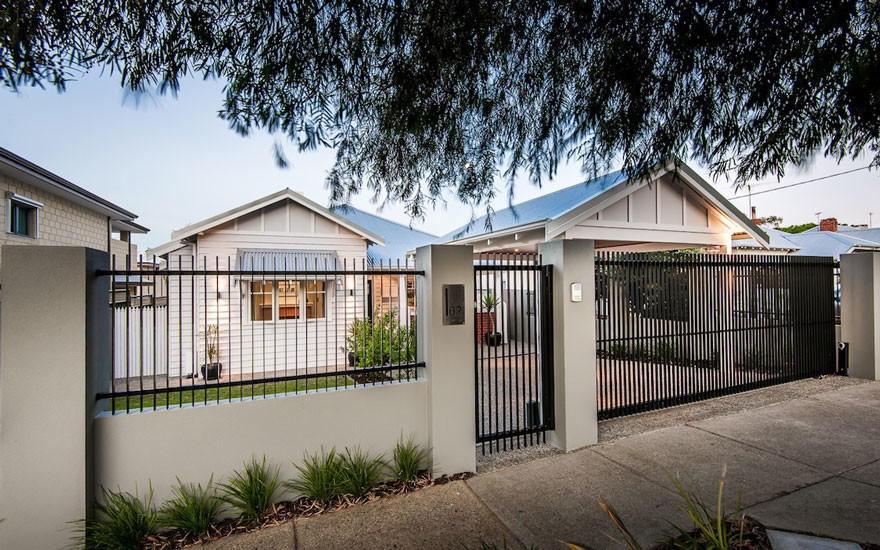 This is an example of a classic house exterior in Perth with concrete fibreboard cladding.
