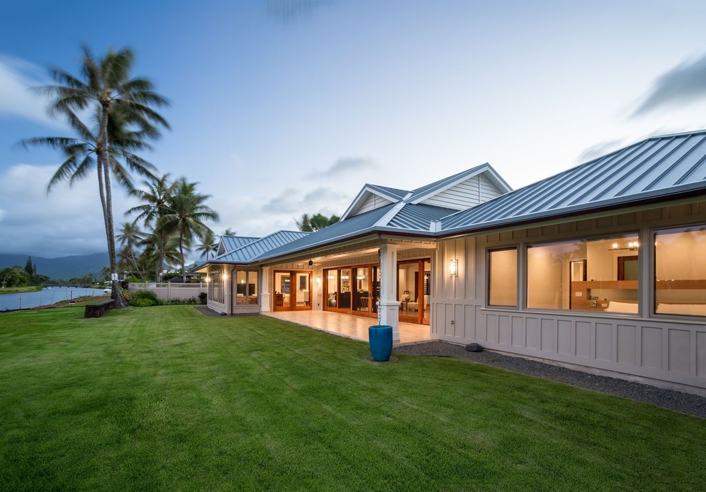 Design ideas for a large world-inspired house exterior in Hawaii.