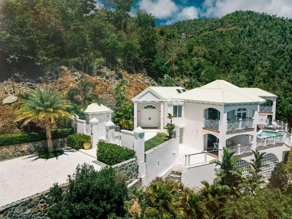 Hawksnest Villa Tropical Exterior Other by William Willigerod