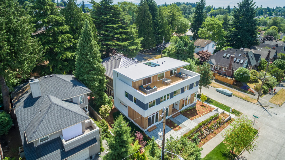 Hawthorne Hills House Exterior and Neighborhood Modern Exterior