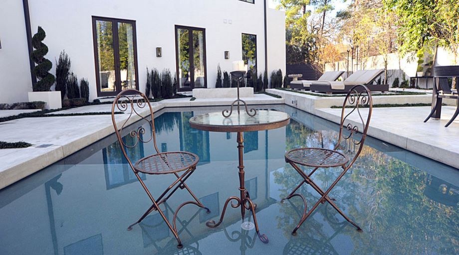 Design ideas for a contemporary swimming pool in Houston.