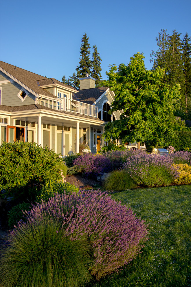 Elegant exterior home photo in Seattle