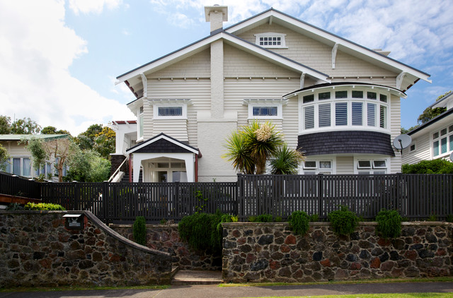 A Restored 1920s Arts & Crafts Bungalow