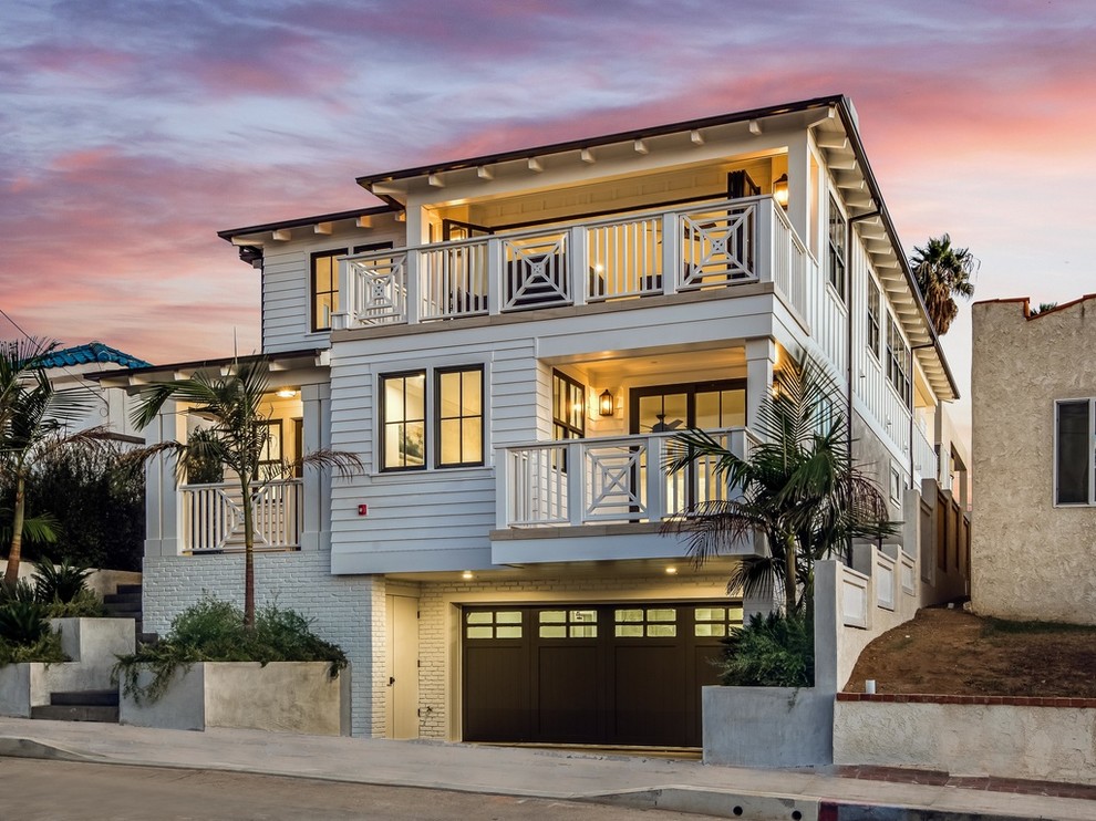 Photo of a coastal house exterior in Los Angeles.