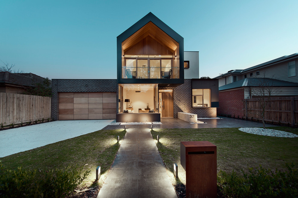 Inspiration for a modern house exterior in Melbourne.