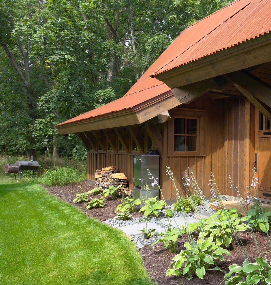 Photo of a rustic house exterior in Minneapolis.