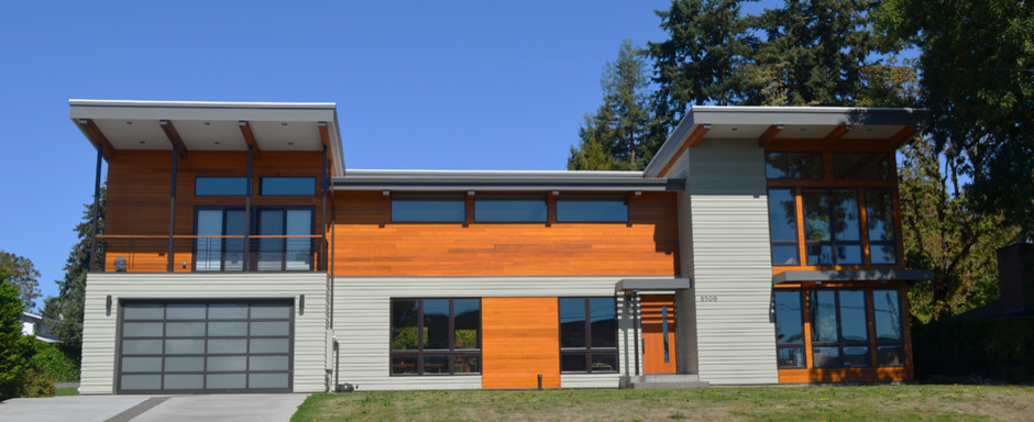 Design ideas for a contemporary house exterior in Portland.