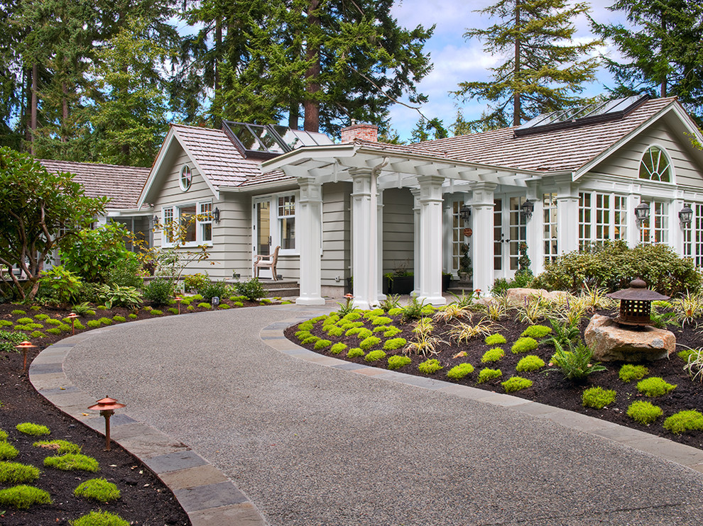 Traditional one-story exterior home idea in Seattle