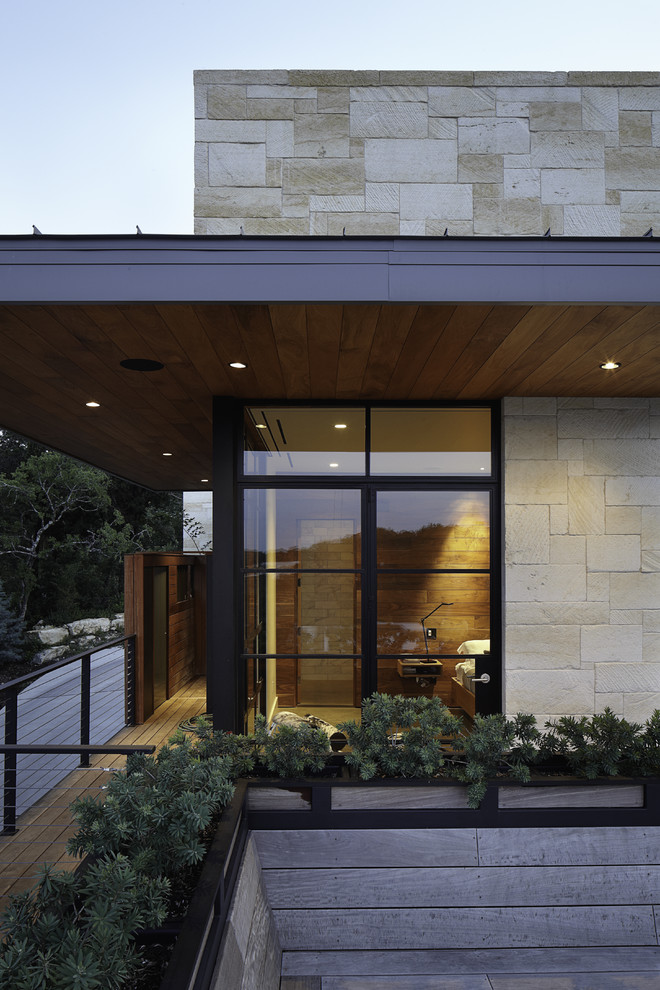 Contemporary house exterior in Austin.