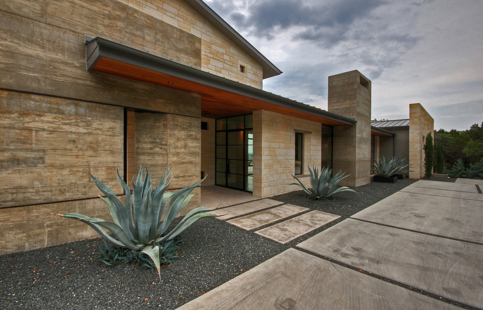 Modernes Haus mit Steinfassade in Austin