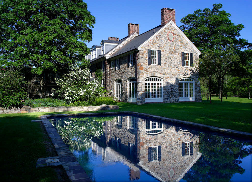 Landhausstil Haus mit Steinfassade in Philadelphia