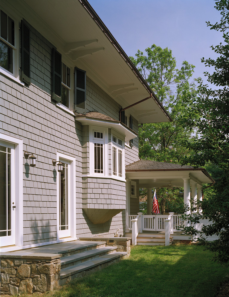 Пример оригинального дизайна: серый дом в классическом стиле