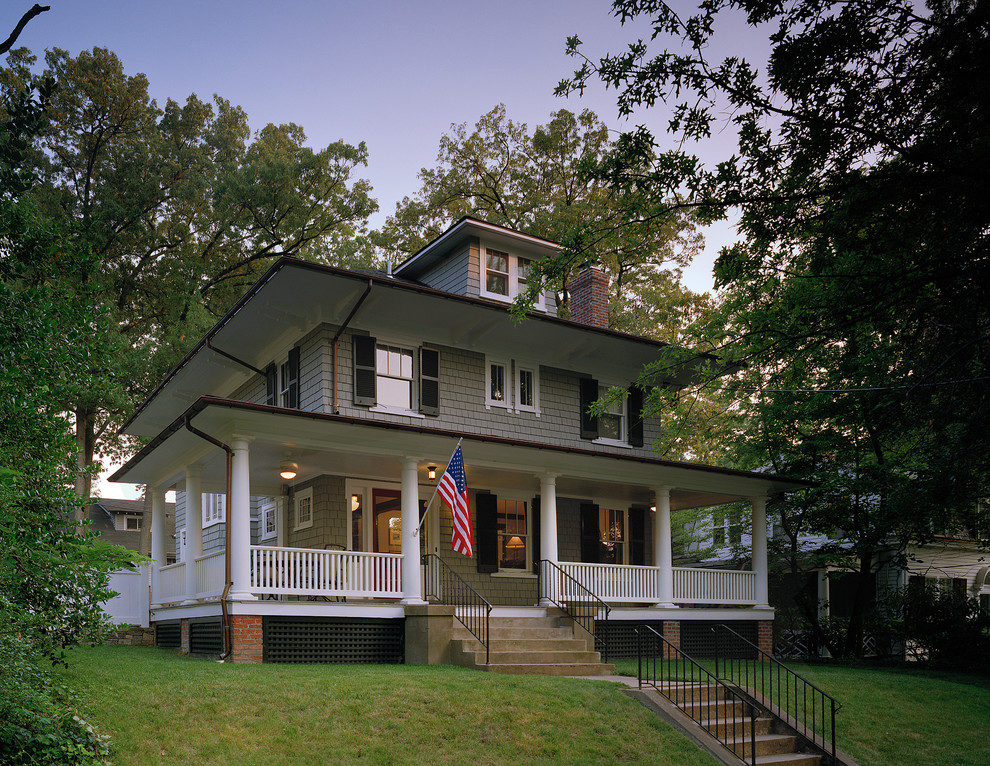 Klassisches Haus mit grauer Fassadenfarbe in Washington, D.C.