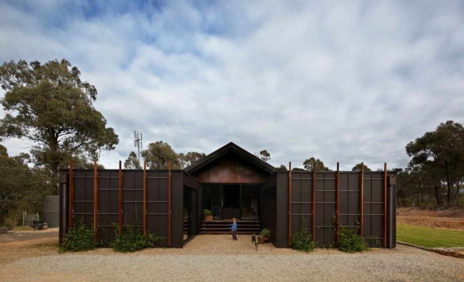 Hodgen House Bendigo Rustic Exterior Other by Acme1 Windows and