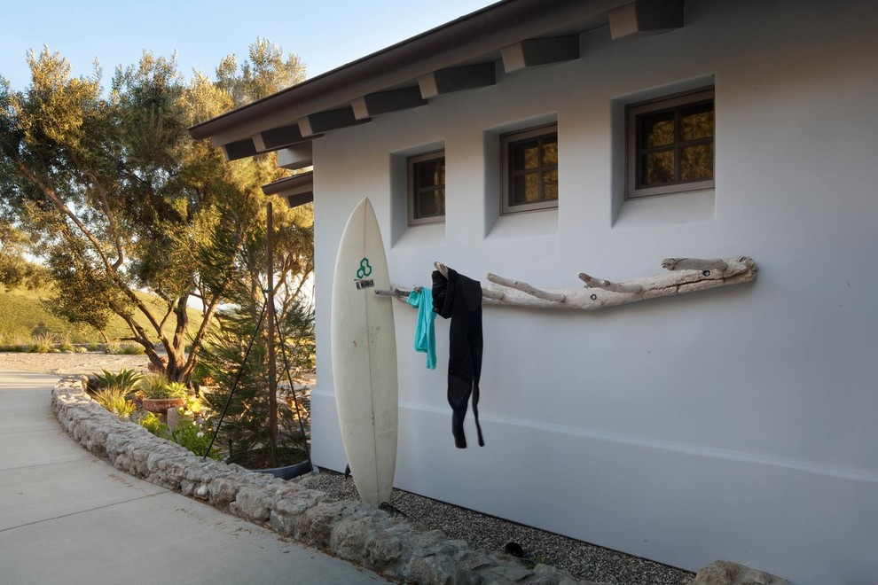 Example of a mountain style exterior home design in Santa Barbara