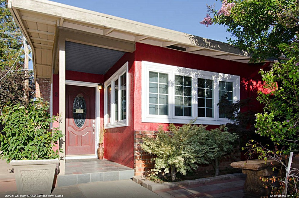 サンフランシスコにあるお手頃価格の小さなアジアンスタイルのおしゃれな家の外観 (漆喰サイディング) の写真