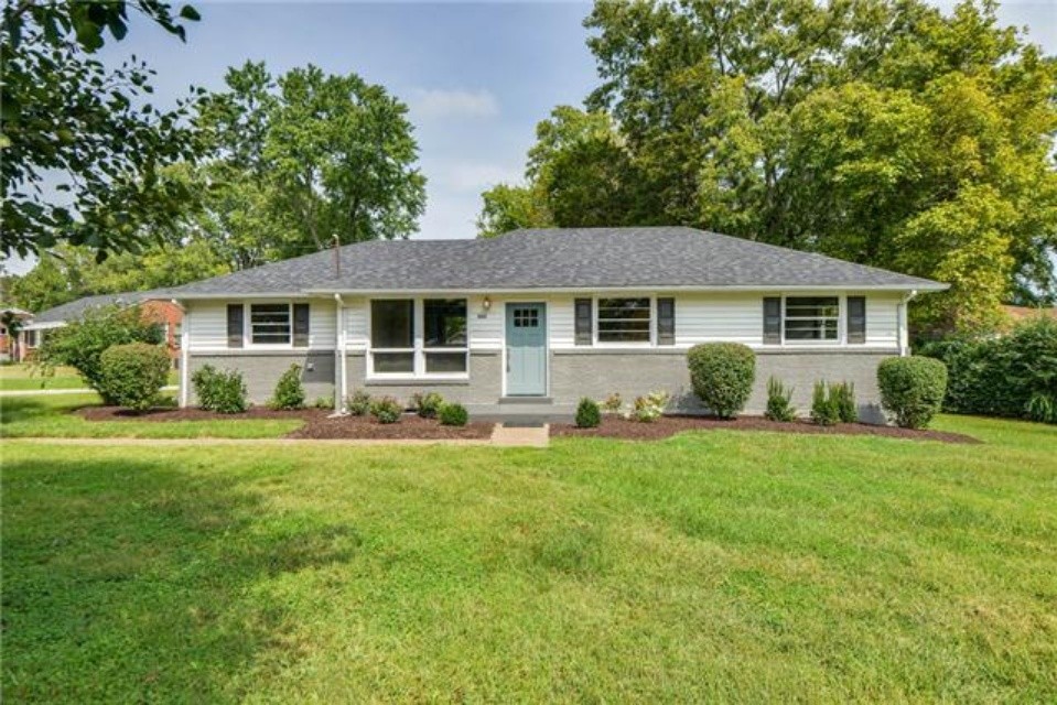 Home in Crieve Hall Classico Facciata Nashville di White Pines