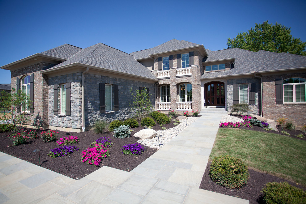 Inspiration for an exterior home remodel in Cincinnati
