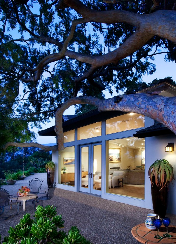 Contemporary one-story exterior home idea in Santa Barbara