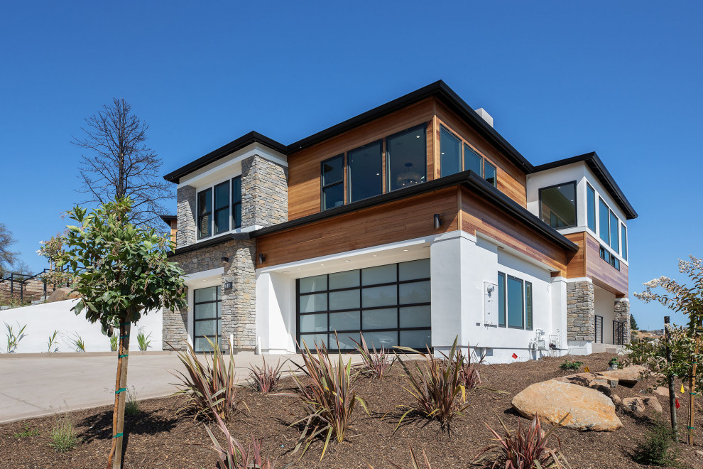 Inspiration for a contemporary house exterior in San Francisco.