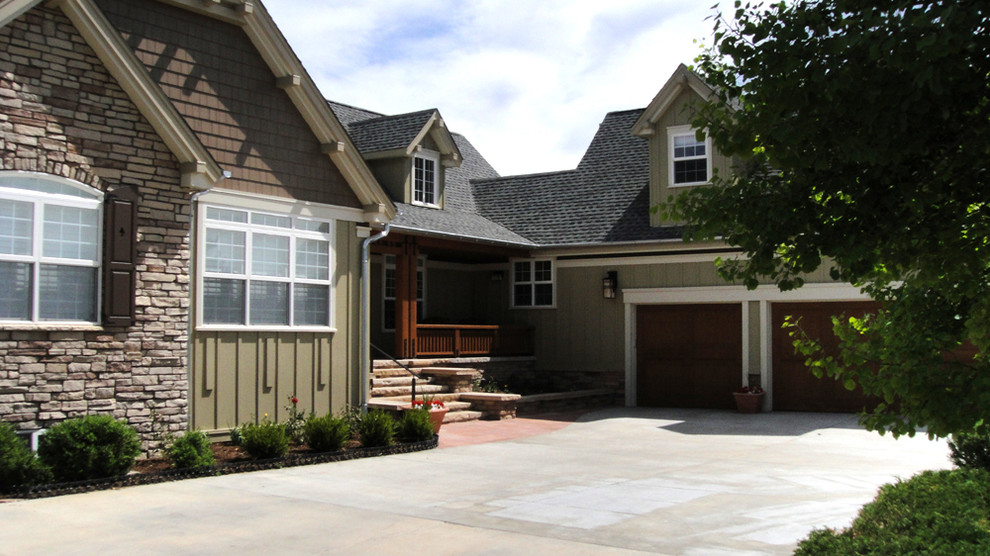 Idéer för mellanstora amerikanska gröna hus, med två våningar, blandad fasad och sadeltak