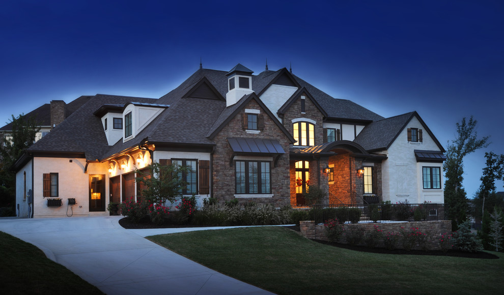 Inspiration for a traditional house exterior in Nashville.
