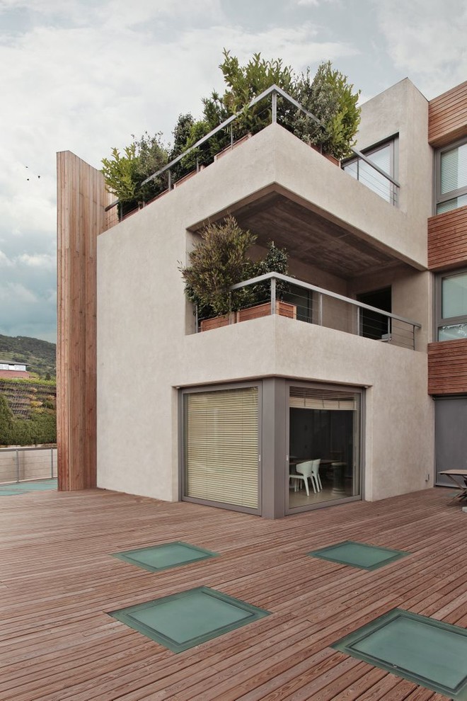 Contemporary house exterior in Barcelona.
