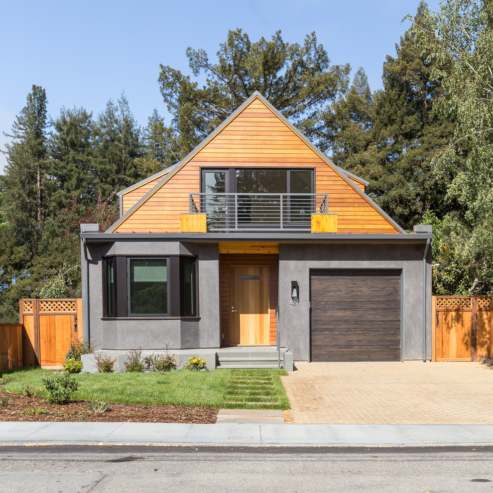 Zweistöckiges Modernes Haus mit Mix-Fassade, grauer Fassadenfarbe und Satteldach in San Francisco