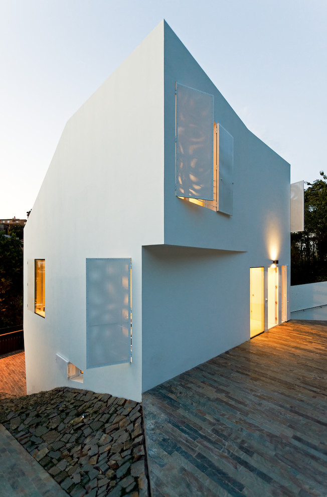 Contemporary exterior home idea in Barcelona