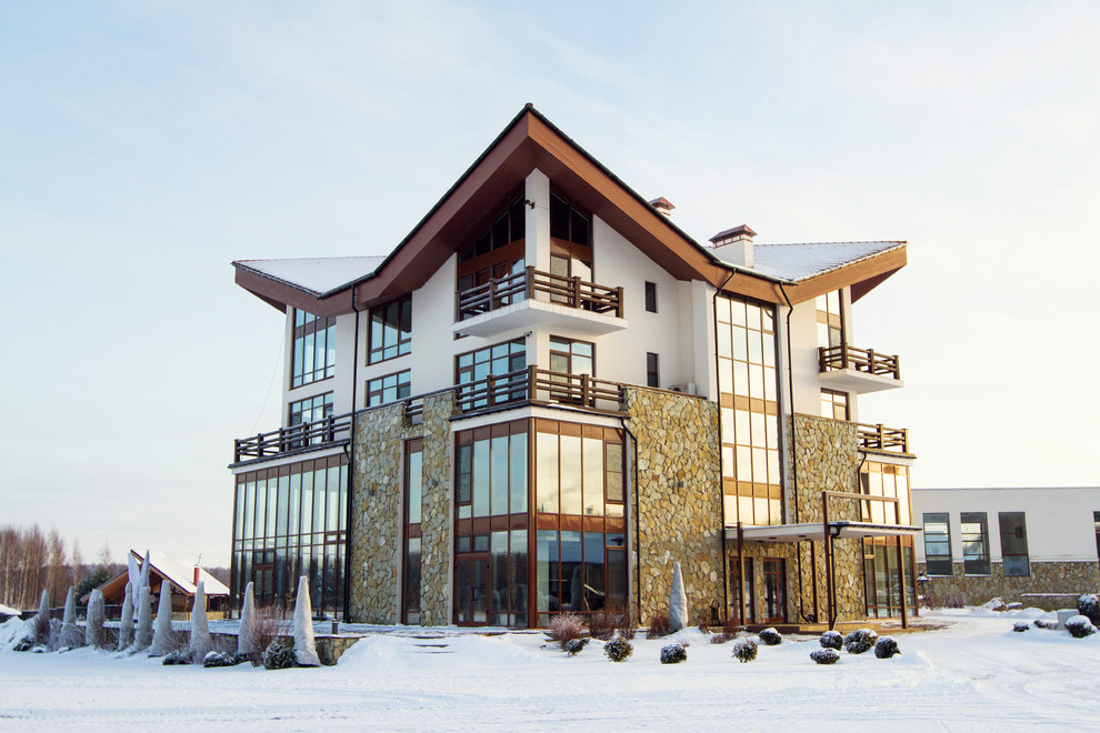 Idées déco pour une façade de maison contemporaine.