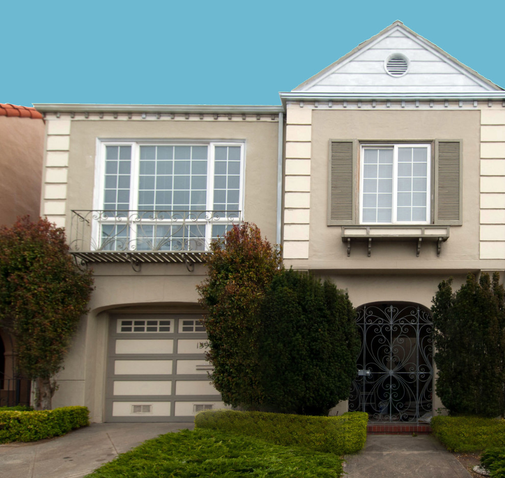 Example of a transitional exterior home design in San Francisco