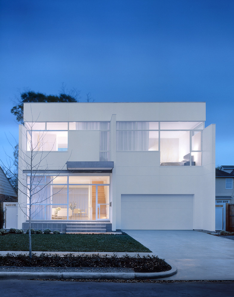 Идея дизайна: двухэтажный, белый дом в стиле модернизм с плоской крышей