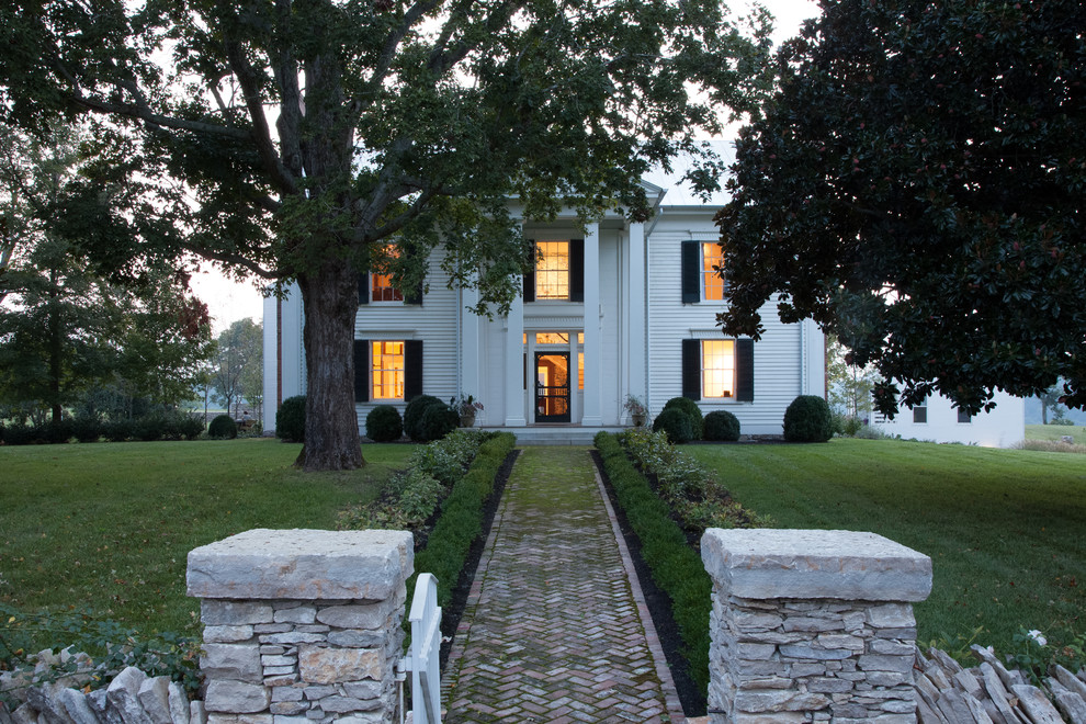 This is an example of a rural house exterior in Nashville.
