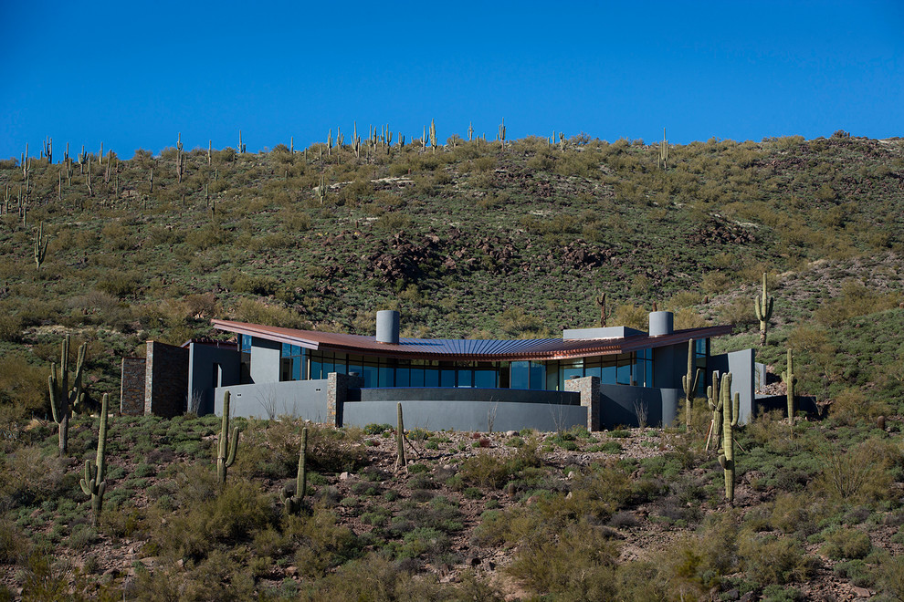 Photo of a contemporary house exterior in Phoenix.