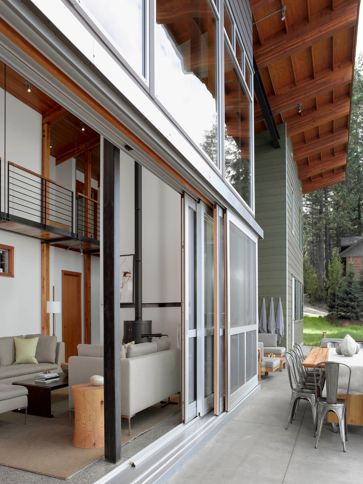 Contemporary green exterior home idea in San Francisco
