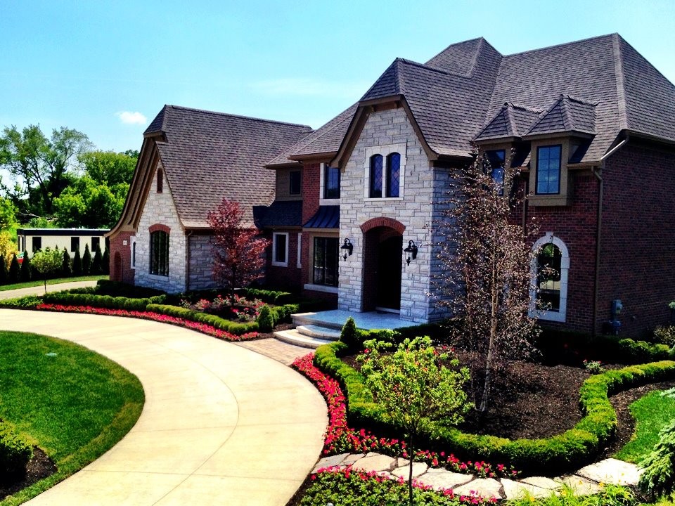 Example of a classic exterior home design in Detroit