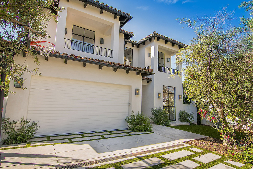 Urban house exterior in Los Angeles.