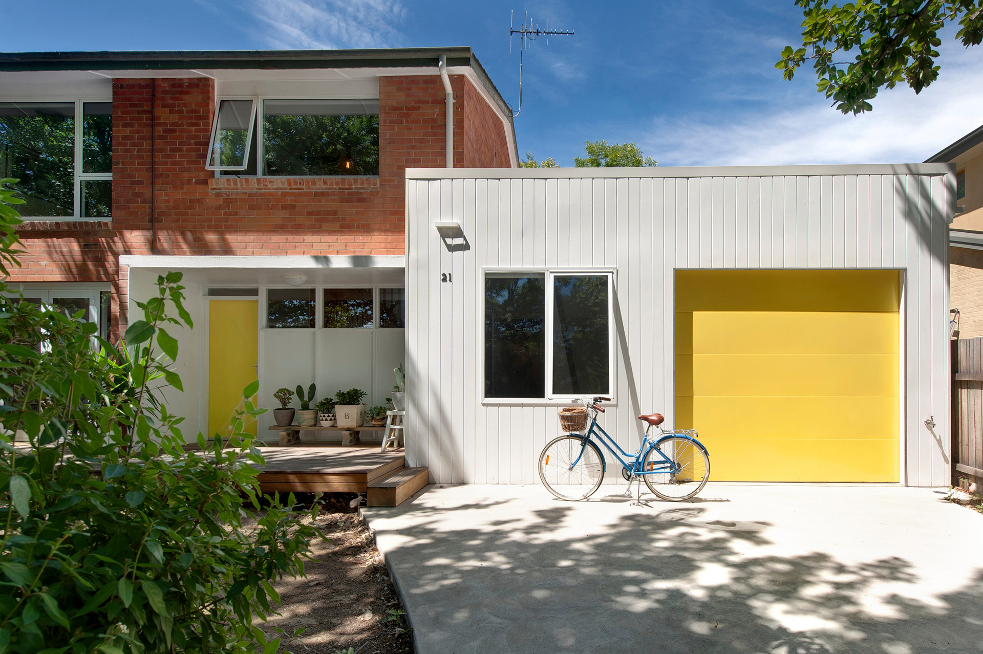 Inner North Duplex Extensions Midcentury Exterior Canberra Queanbeyan By Plan It Green Houzz