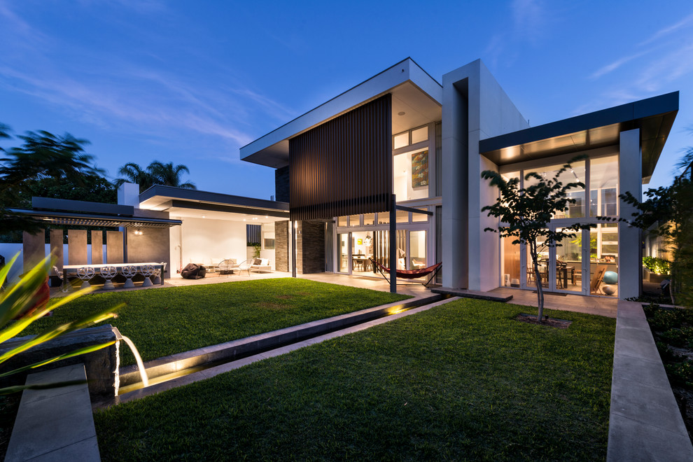 Zweistöckiges Modernes Haus mit weißer Fassadenfarbe und Flachdach in Perth