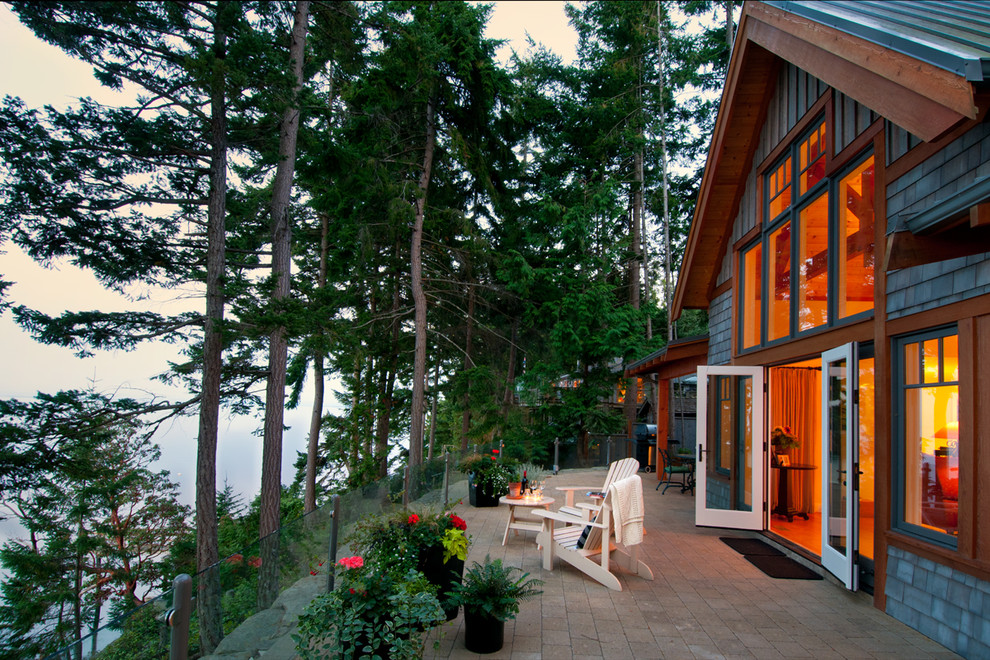 Einstöckige Rustikale Holzfassade Haus in Vancouver