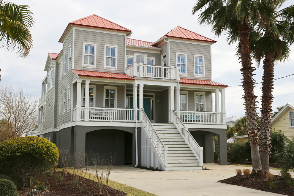 На фото: дом в морском стиле