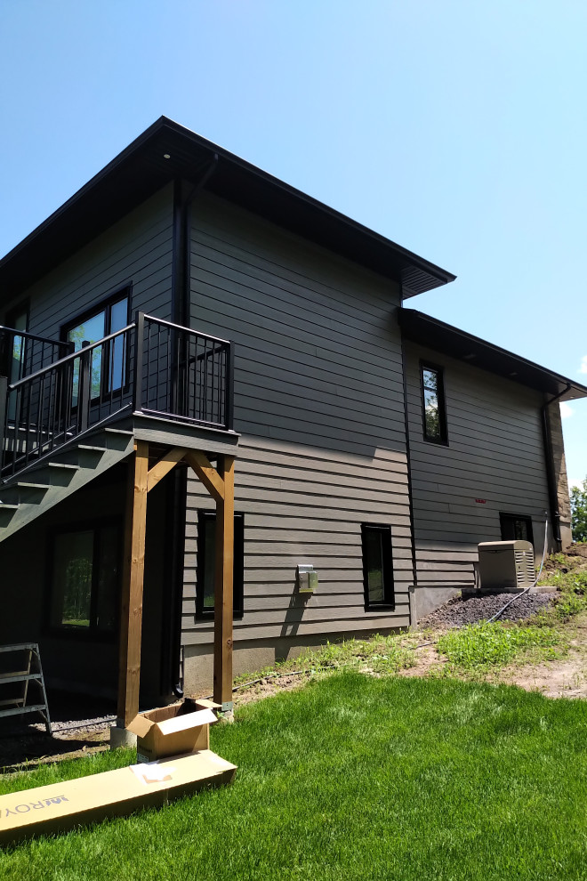 JAMES HARDIE SIDING AGED PEWTER, KANATA, ON Modern House Exterior