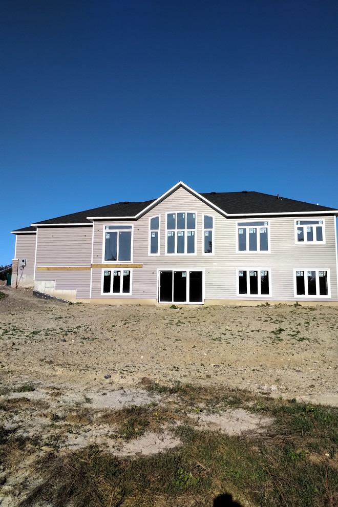 JAMES HARDIE SIDING & ROYAL VINYL SIDING ASHTON, ON Traditional