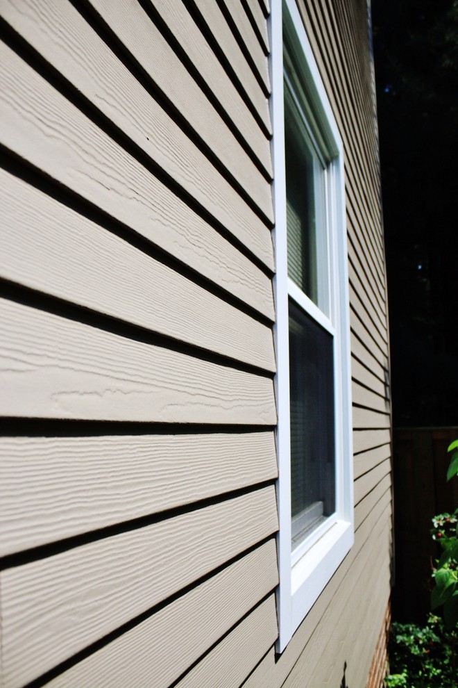 James Hardieplank Siding Germantown, MD (Khaki Brown) Traditional
