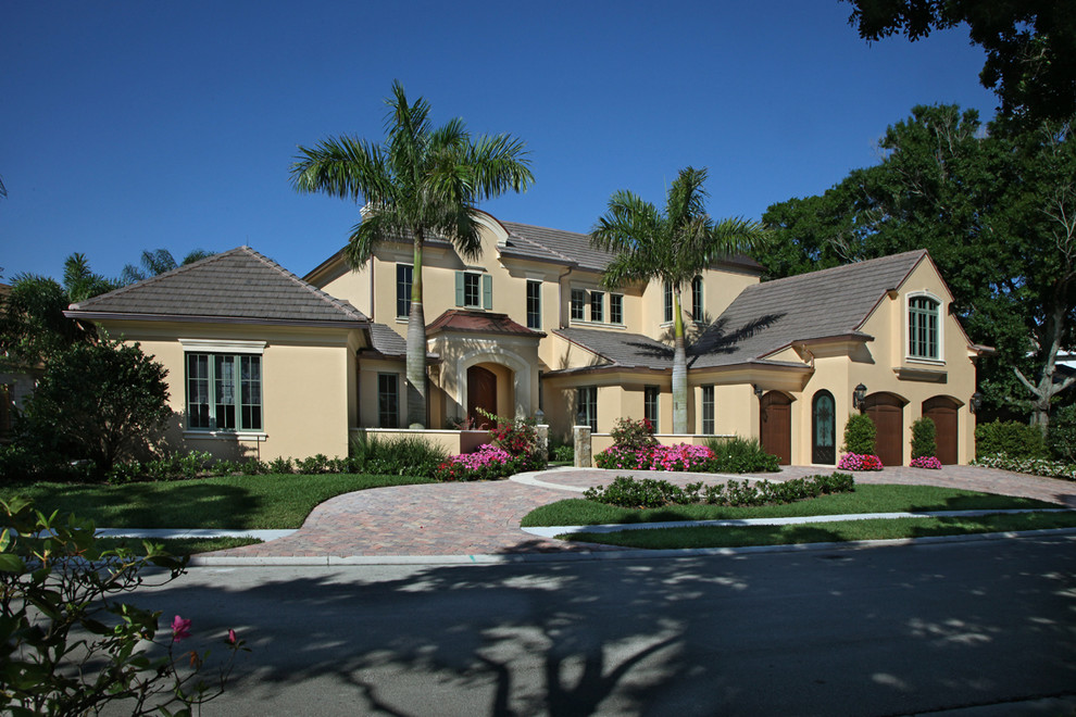 Example of a classic exterior home design in Miami
