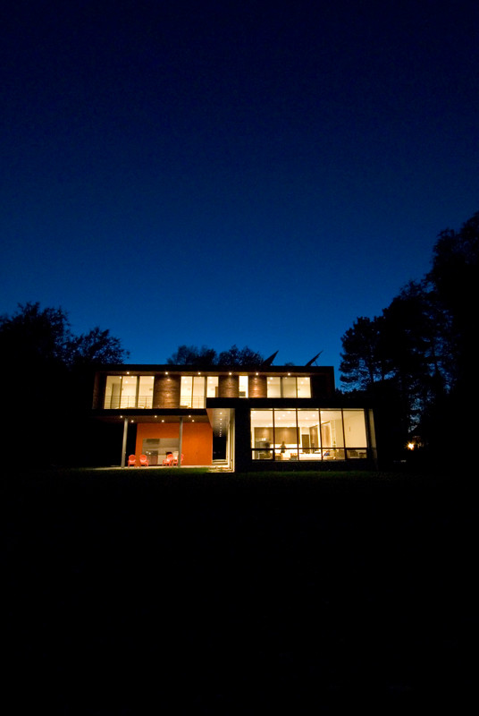 На фото: дом в стиле модернизм