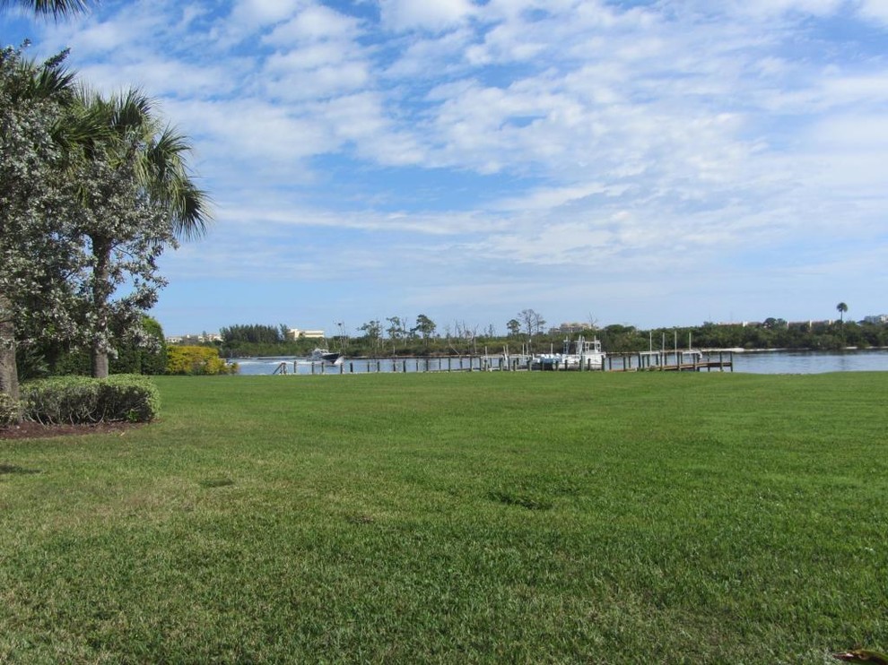 Jonathan's Landing Real Estate 16322 Port Dickinson Drive