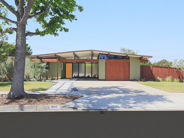 Inspiration for a 1960s exterior home remodel in Orange County