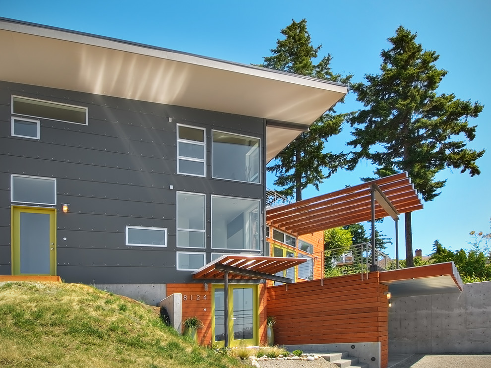 This is an example of a contemporary house exterior in Seattle.